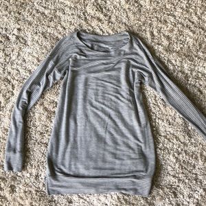 Pea in the Pod Maternity lounge top!